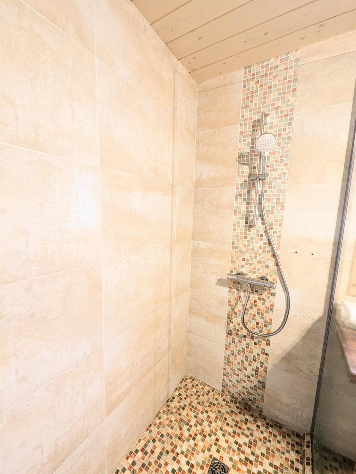 Chalet Sauna Jacuzzi 6 Personnes 拉布雷斯 外观 照片